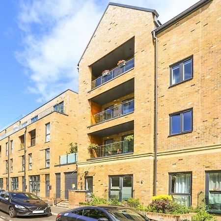 Idyllic Thames Riverside Apartment With Free Parking Айсълуърт Екстериор снимка